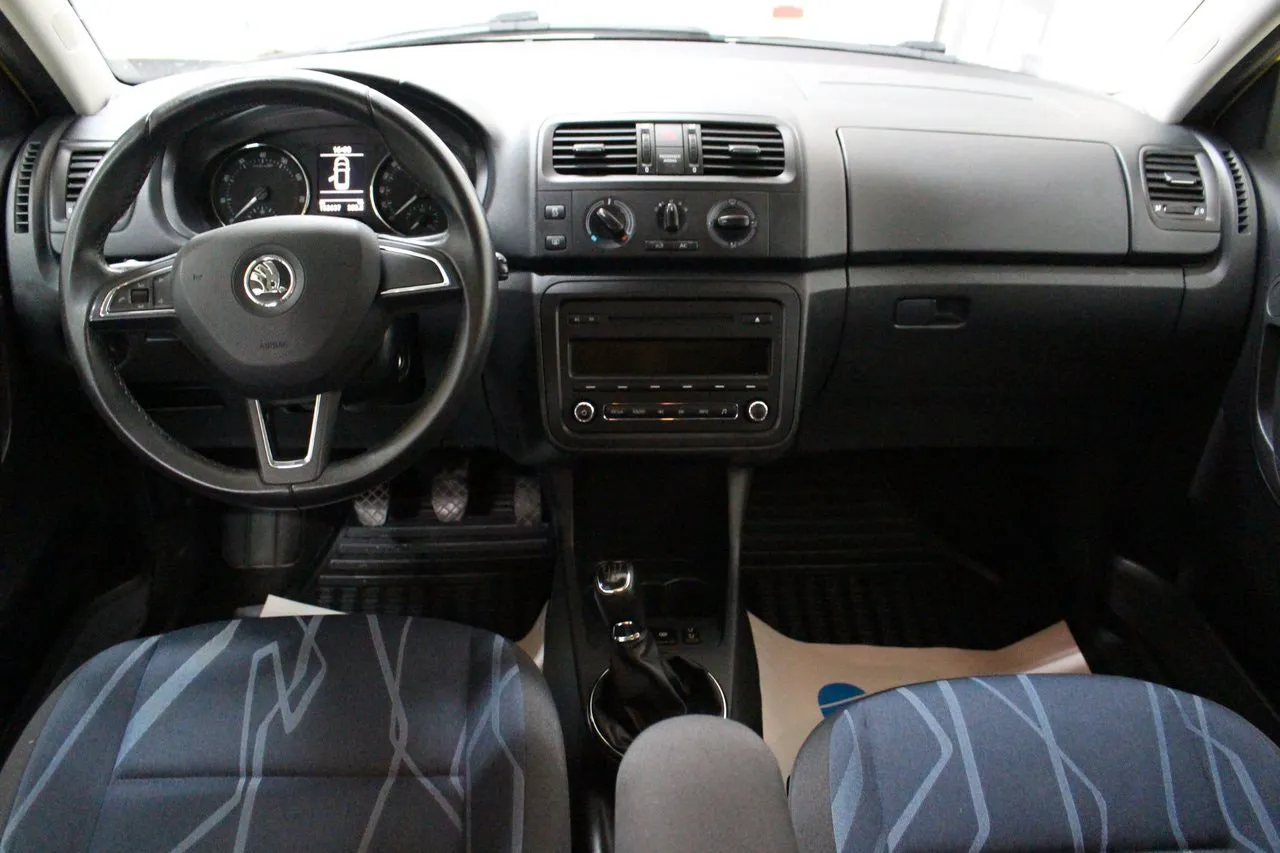 Vehicle image 11