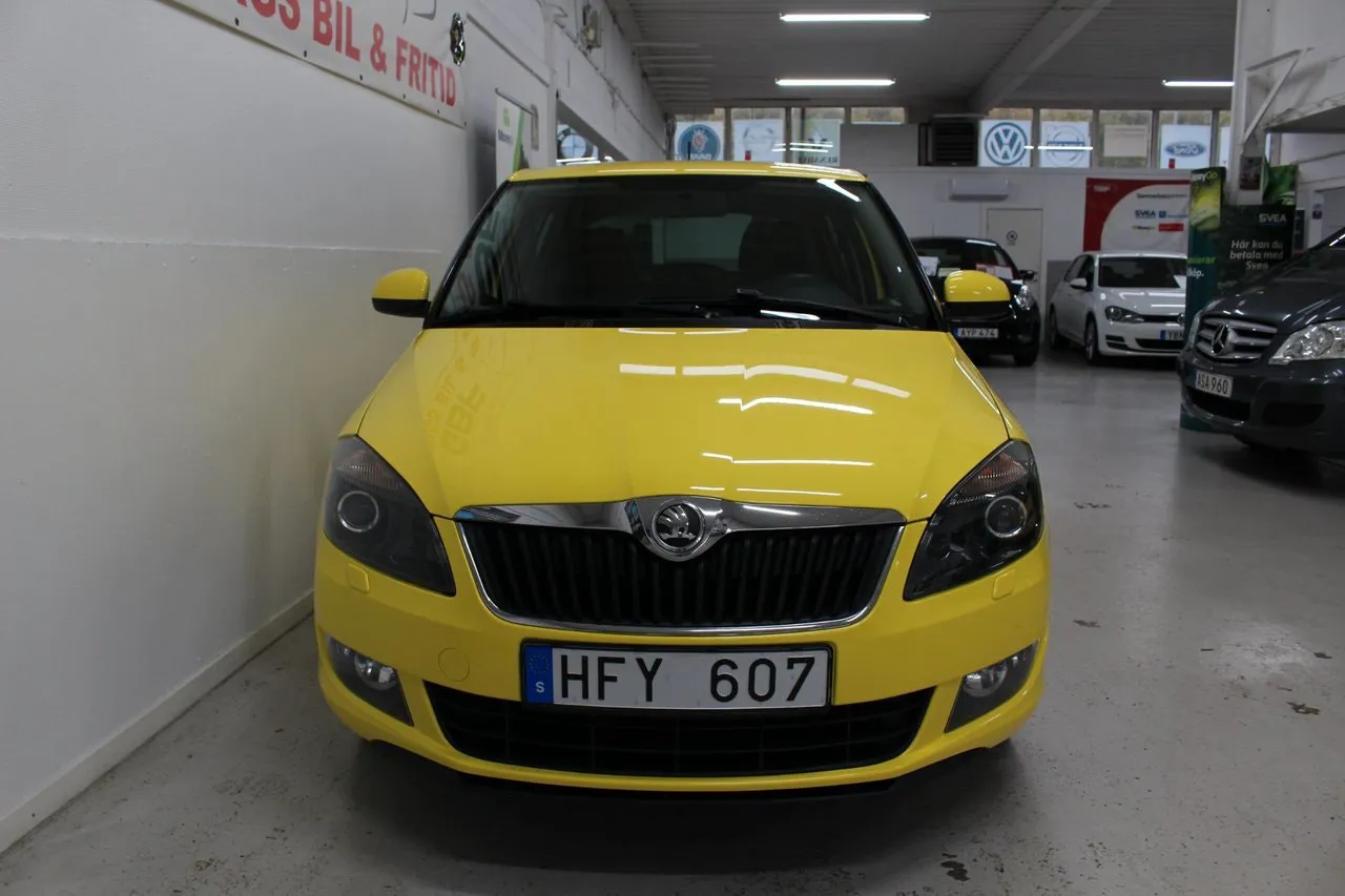 Vehicle image 6