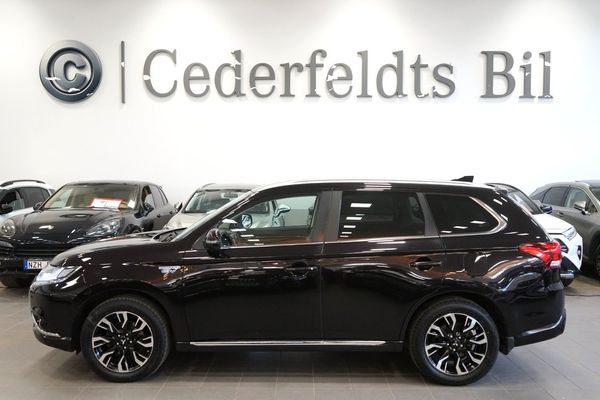 Mitsubishi Outlander PHEV CVT 4WD Business Nyserv Drag 360-kamera Skinn - 2016