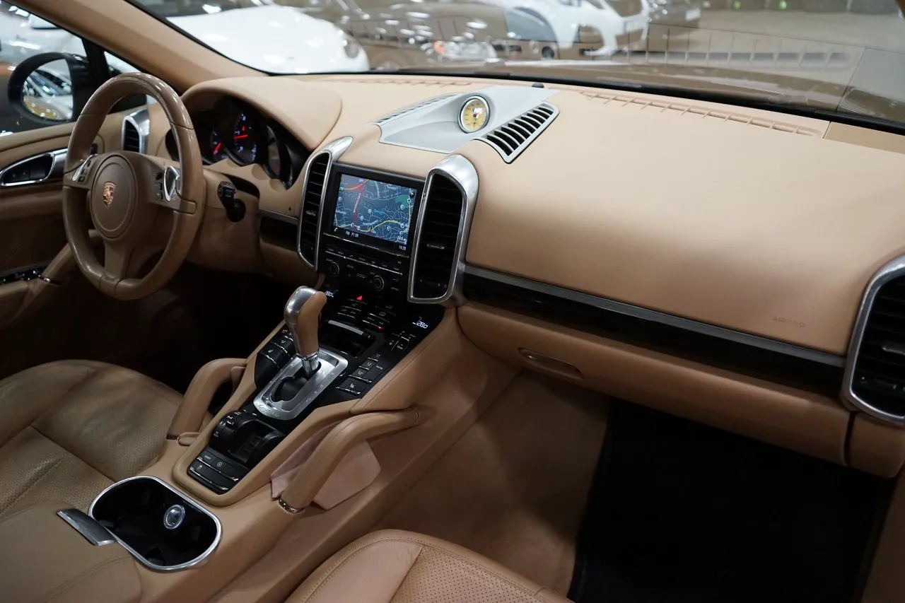 Vehicle image 21