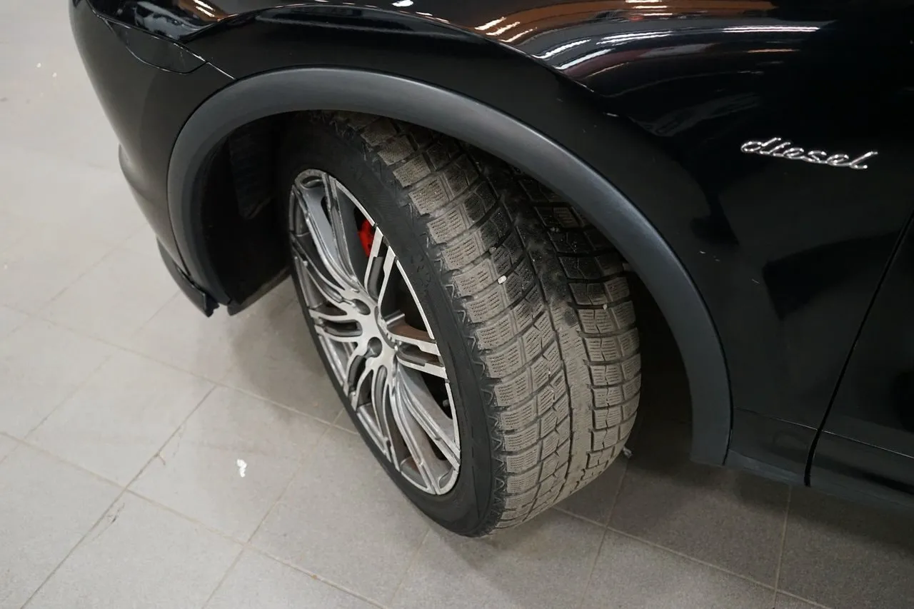 Vehicle image 22