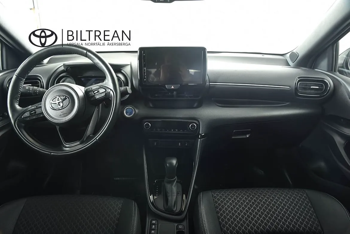 Vehicle image 7