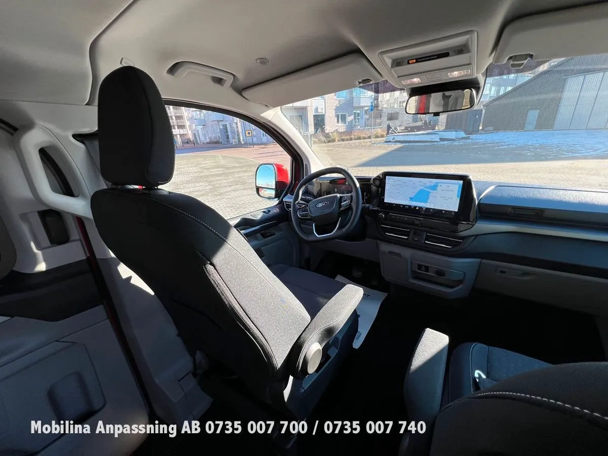Vehicle image 18