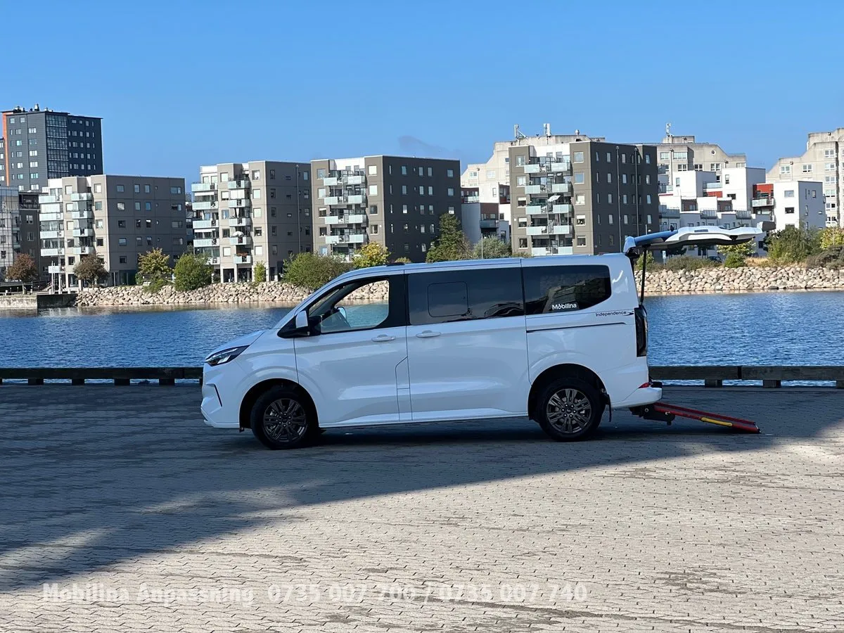 Vehicle image 27
