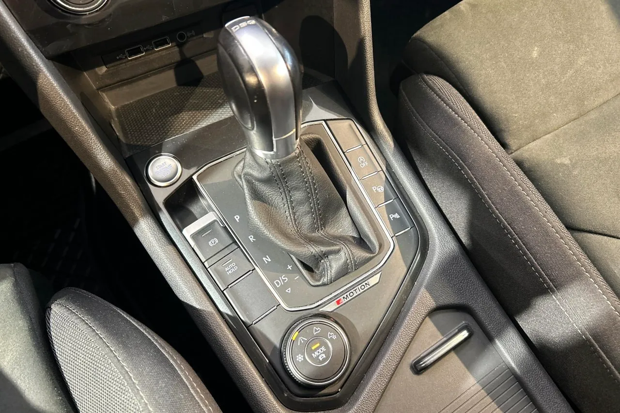 Vehicle image 29