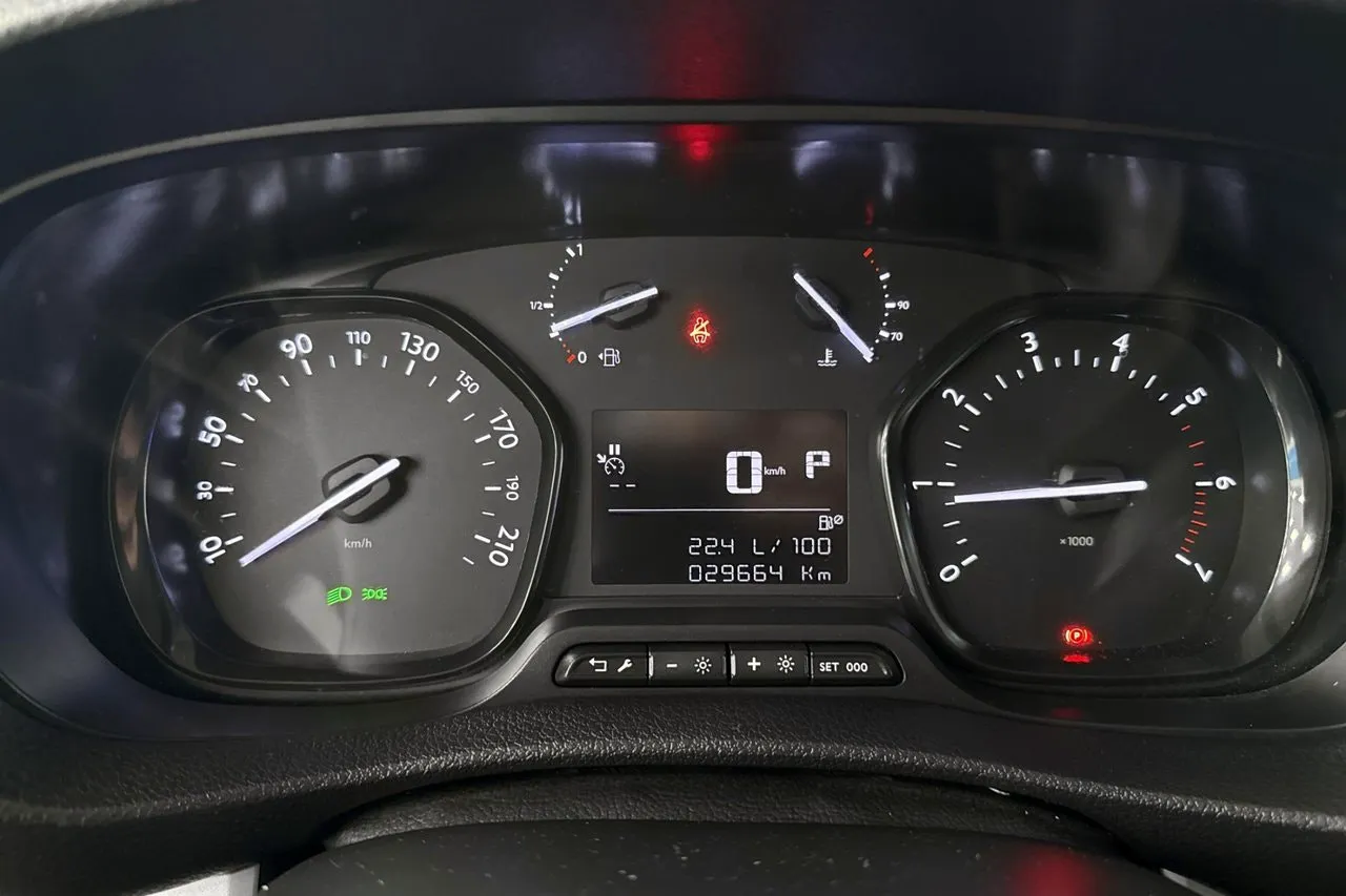 Vehicle image 20