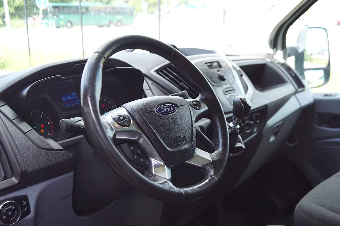 Vehicle image 12