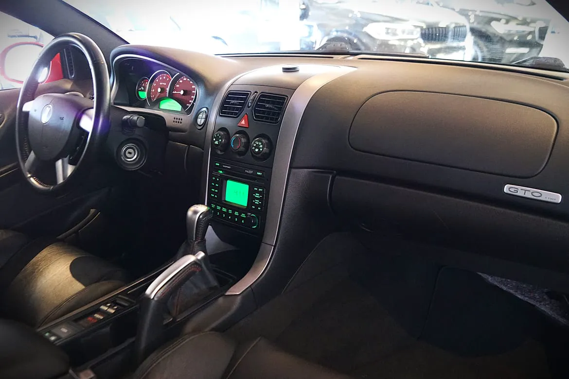 Vehicle image 14