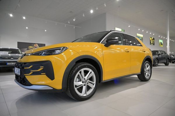 Volkswagen T-Roc 1.5 eTSI NYA Generationen Teknikpaket *DEMO - 2026