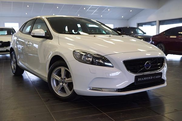 Volvo V40 D2 Kinetic Auto Backkamera - 2015