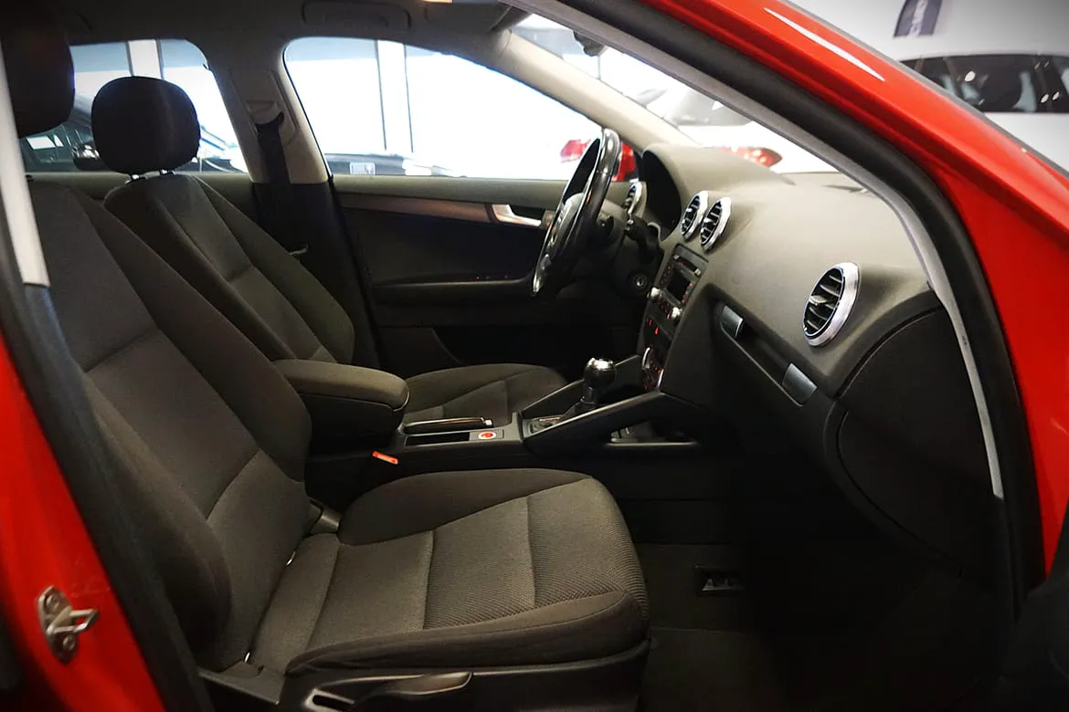 Vehicle image 18