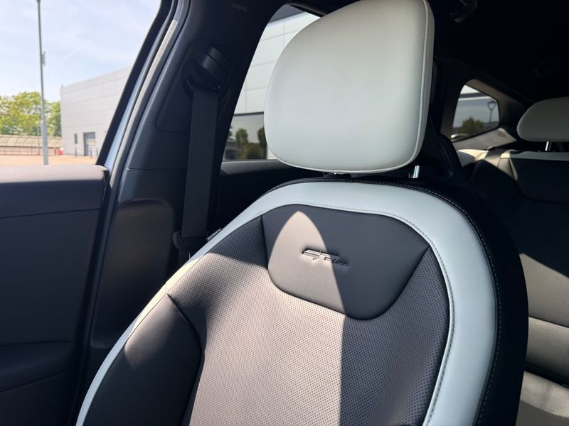 Kia K4 bild 16
