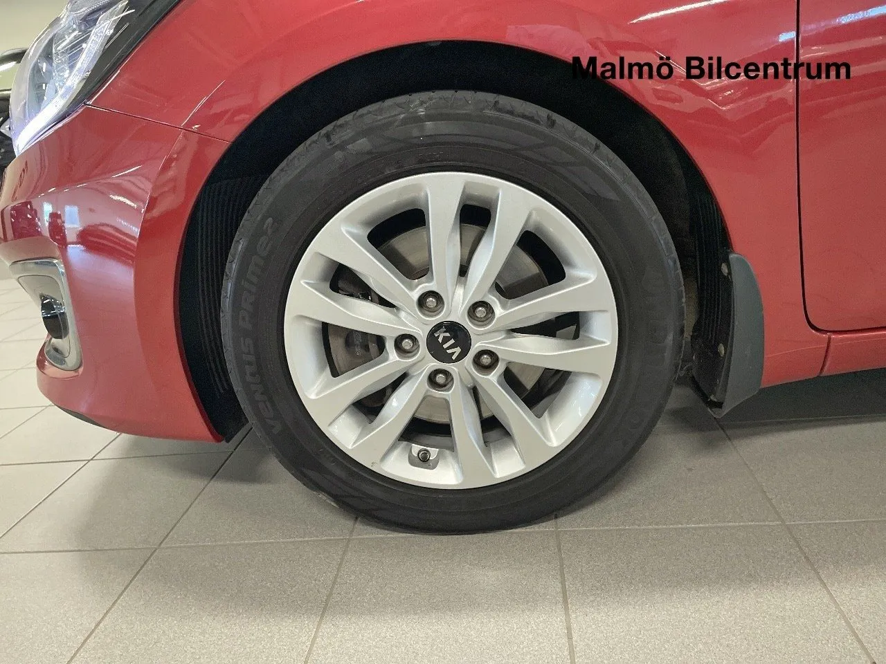 Vehicle image 8