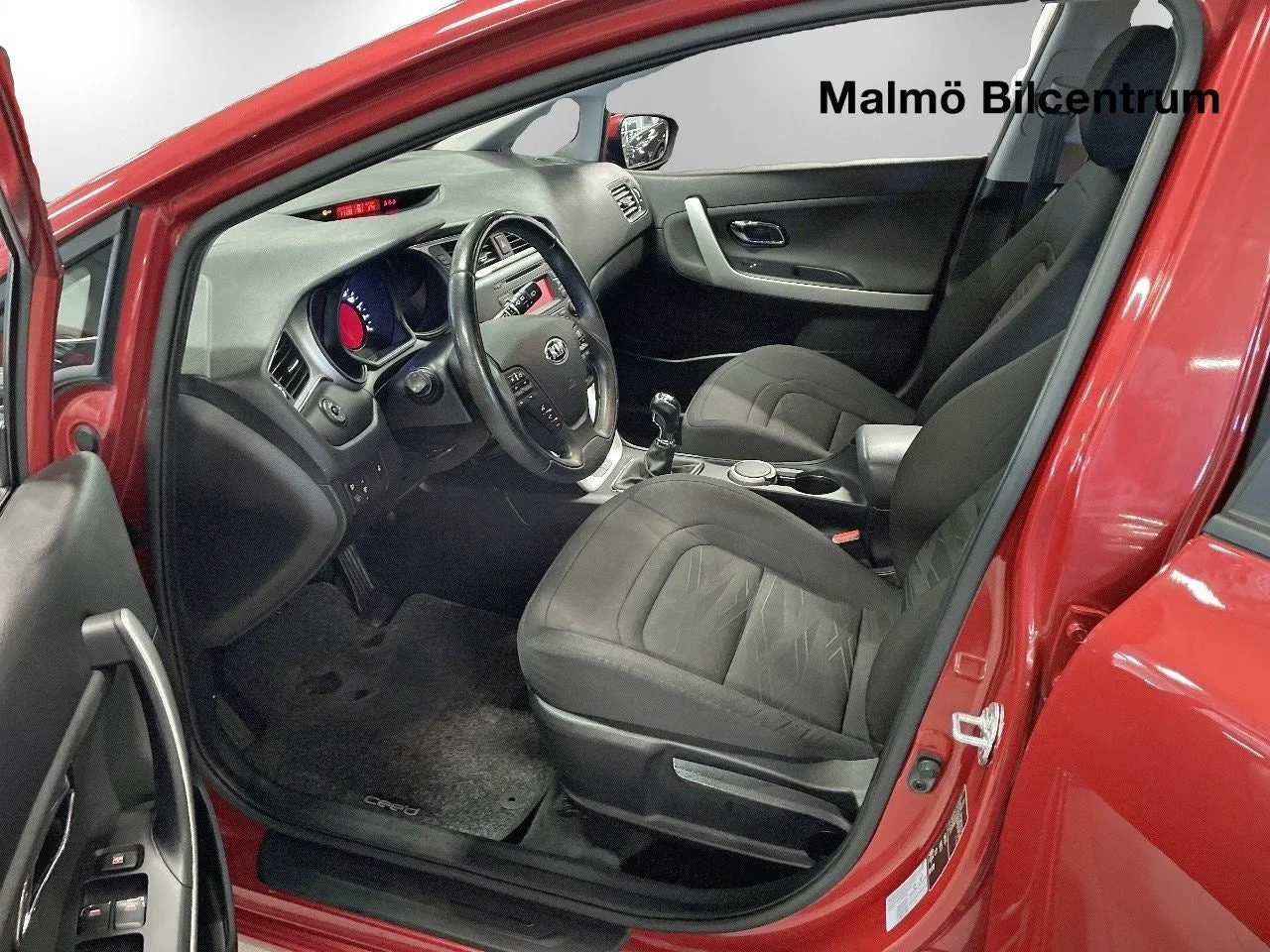 Vehicle image 16