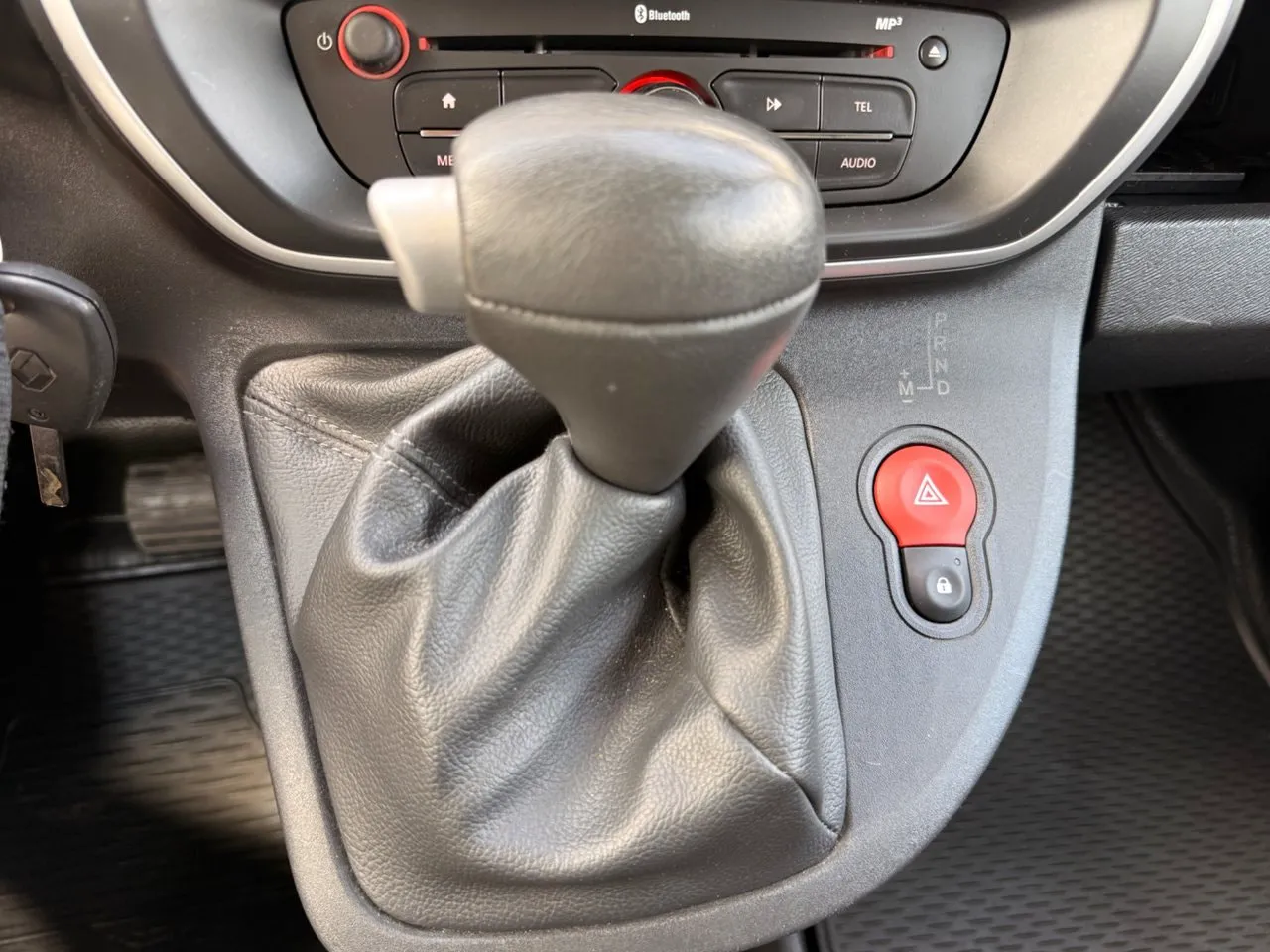 Vehicle image 18