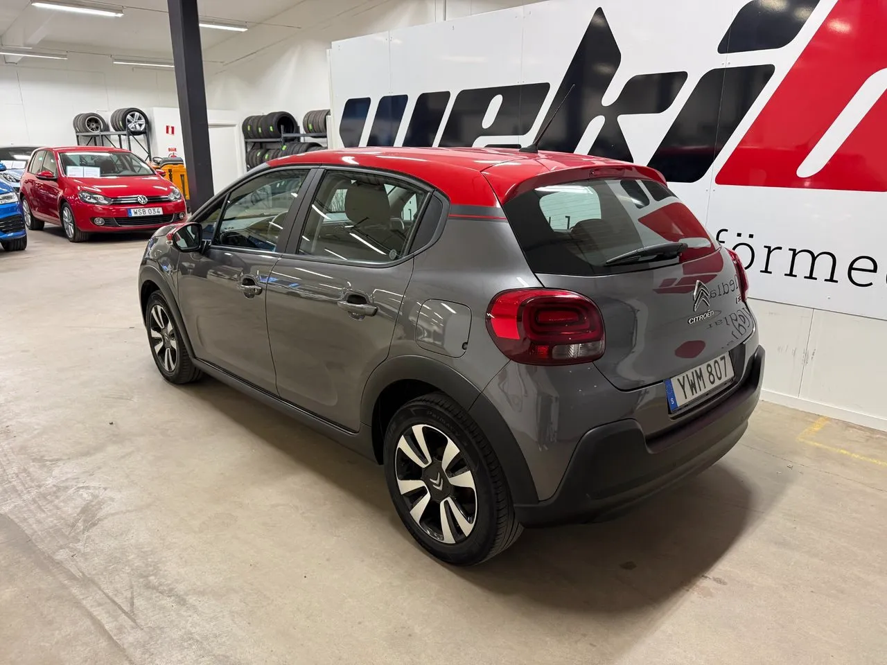 Vehicle image 3