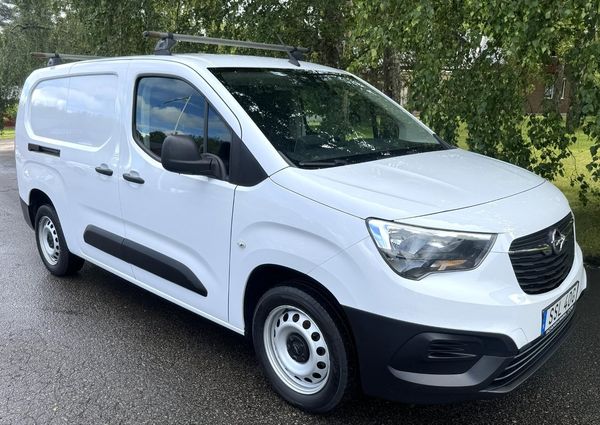 Opel Combo 102 CDTI Långt Skåp, Verkstadsinredning o Värmare - 2023