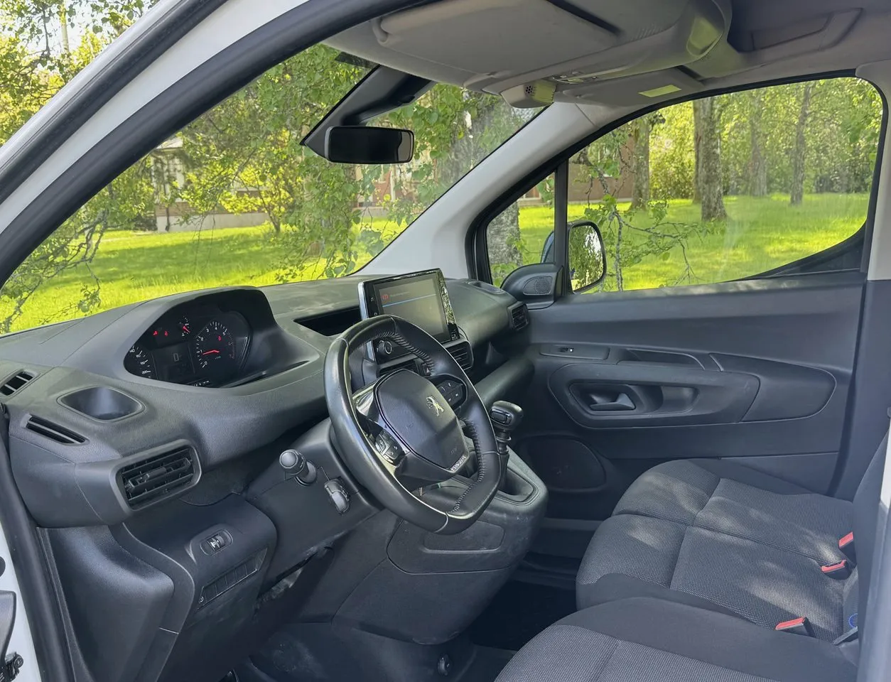 Vehicle image 11