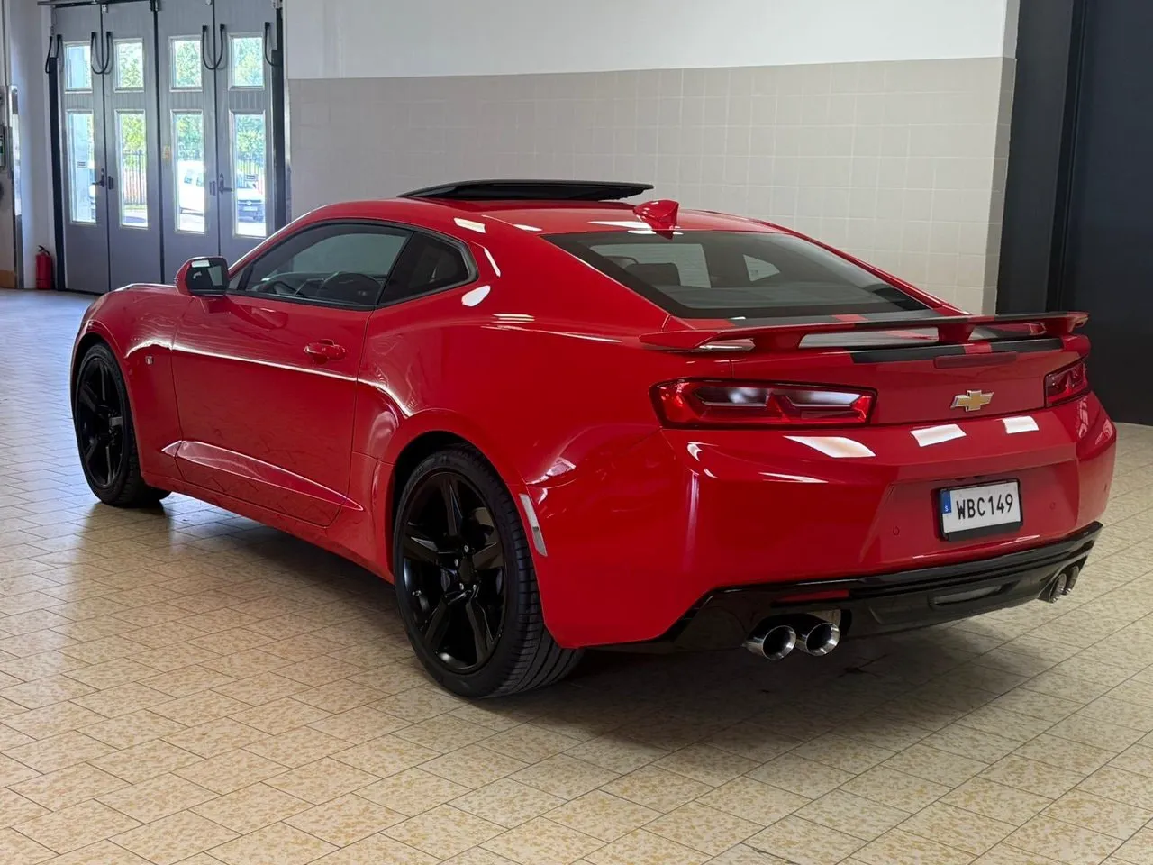 Vehicle image 4