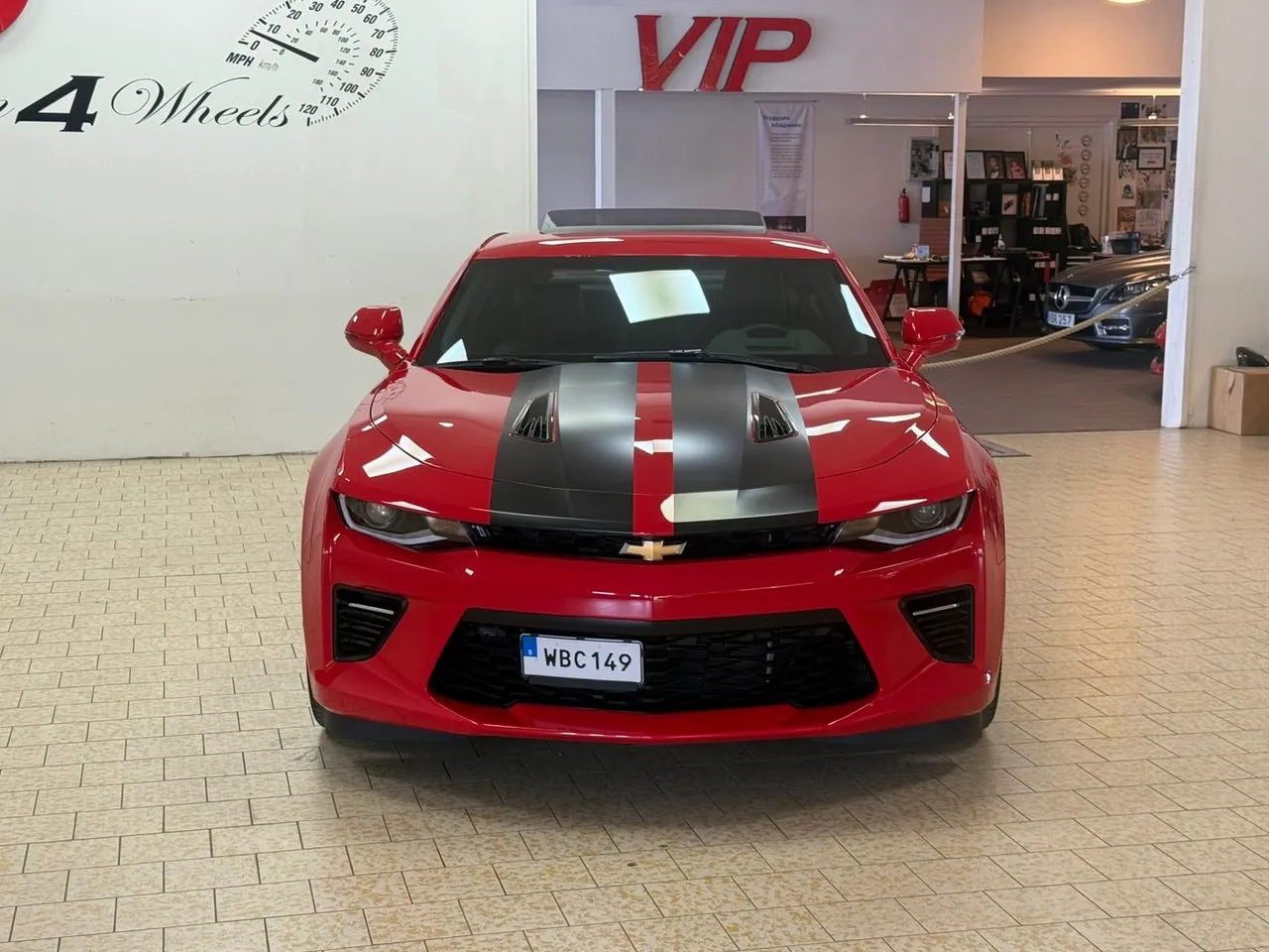 Vehicle image 9