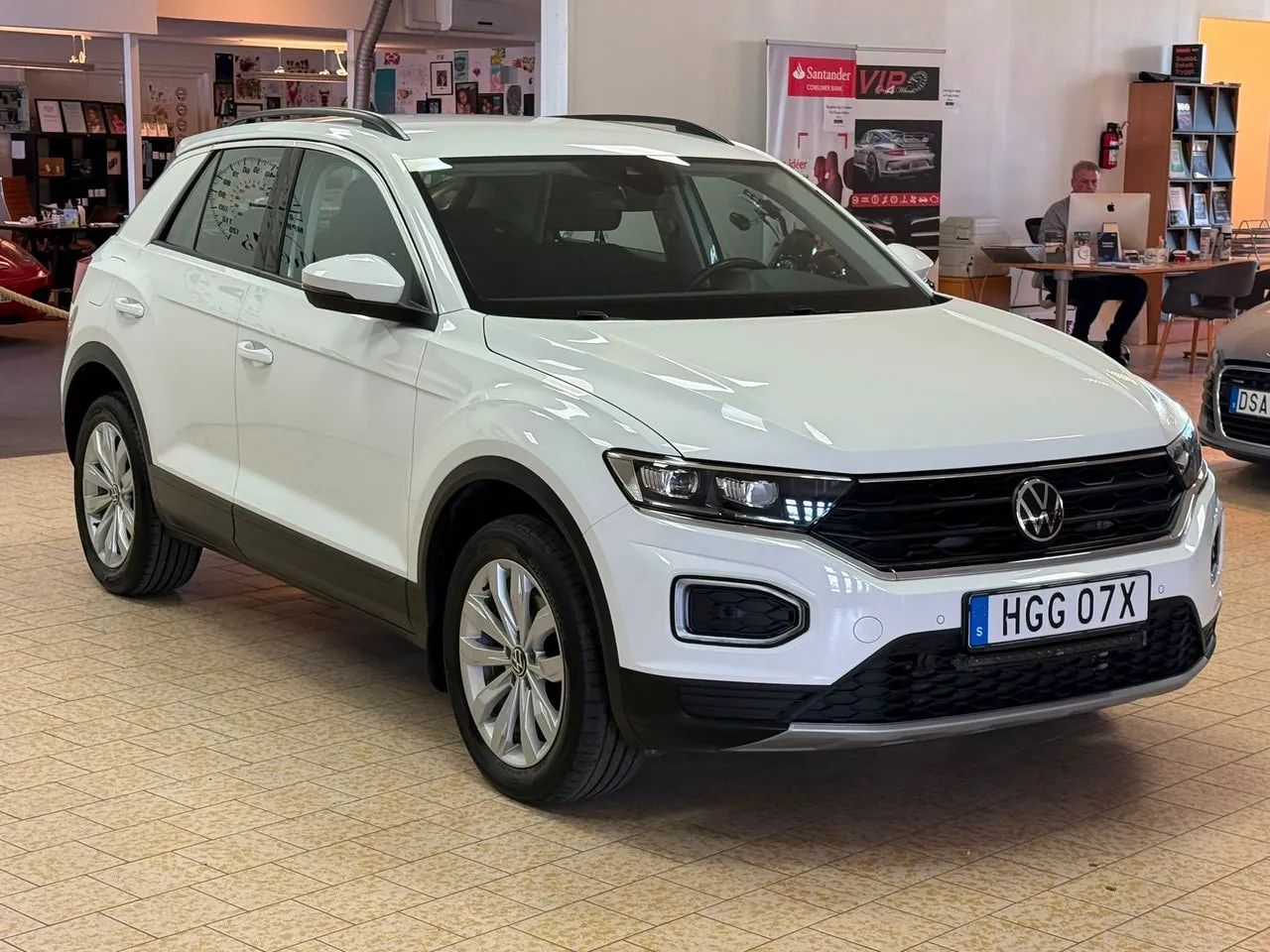 Vehicle image 8