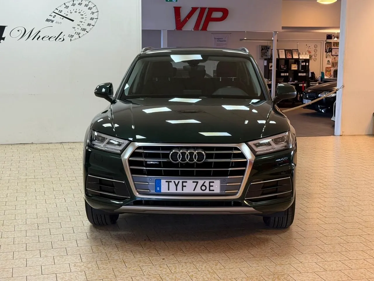 Vehicle image 8