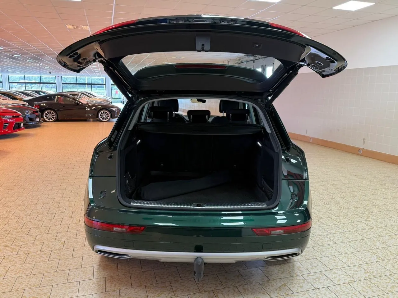 Vehicle image 9