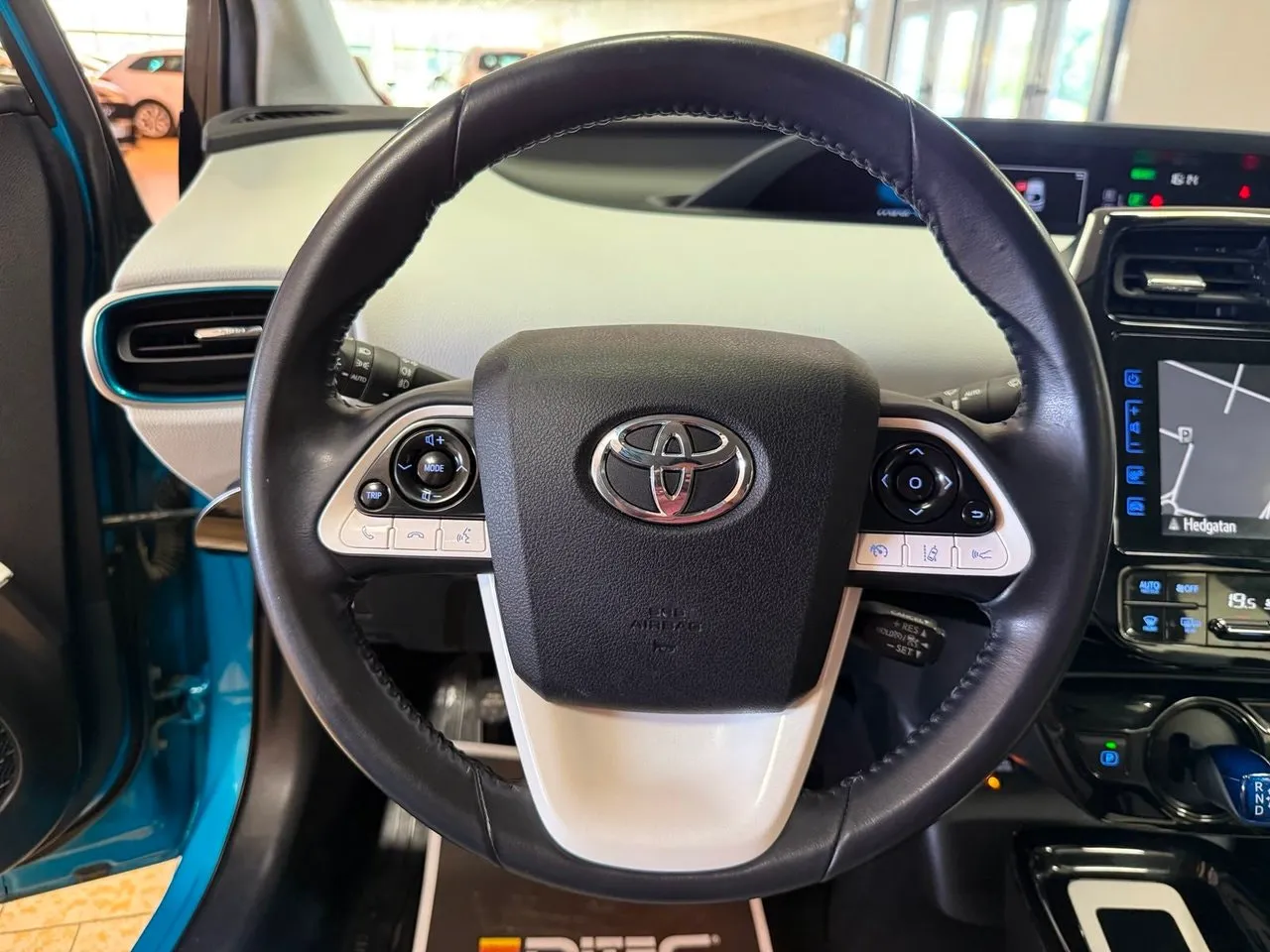 Vehicle image 18