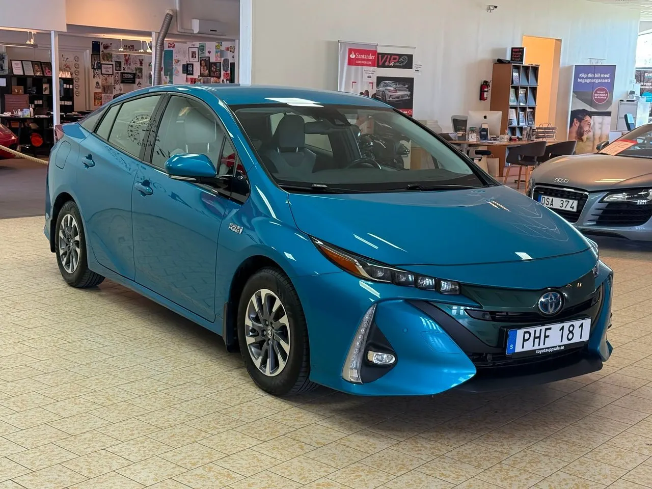 Vehicle image 8