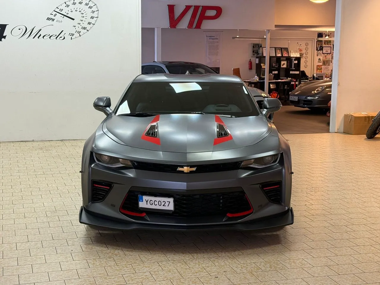 Vehicle image 9