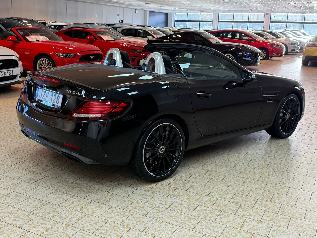 Vehicle image 5
