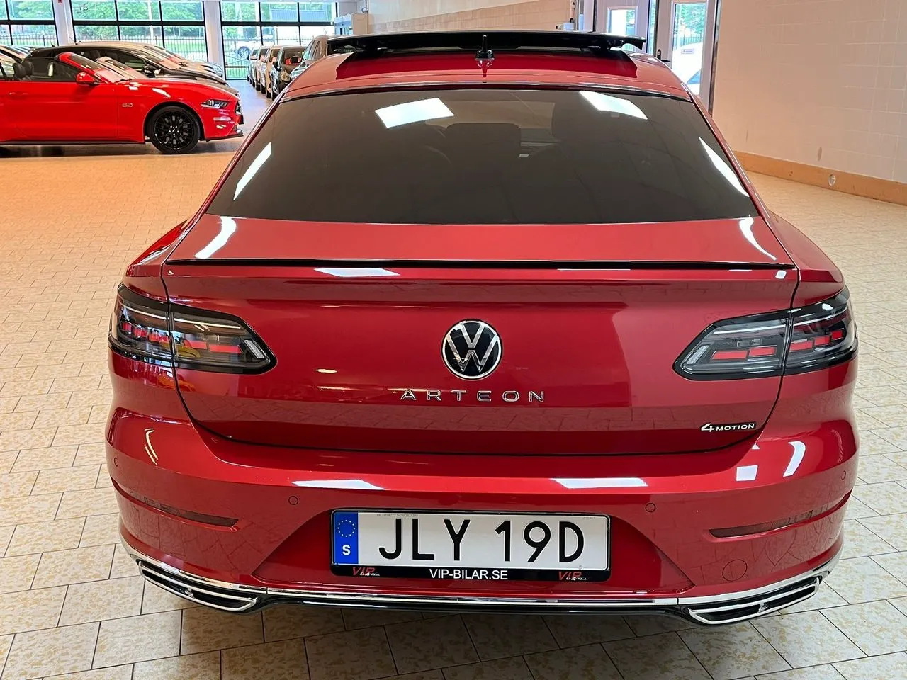Vehicle image 4