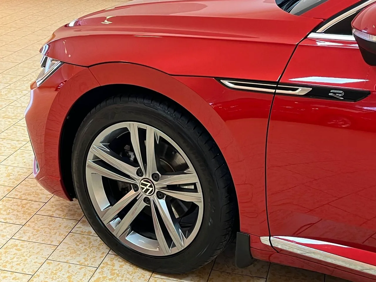 Vehicle image 10