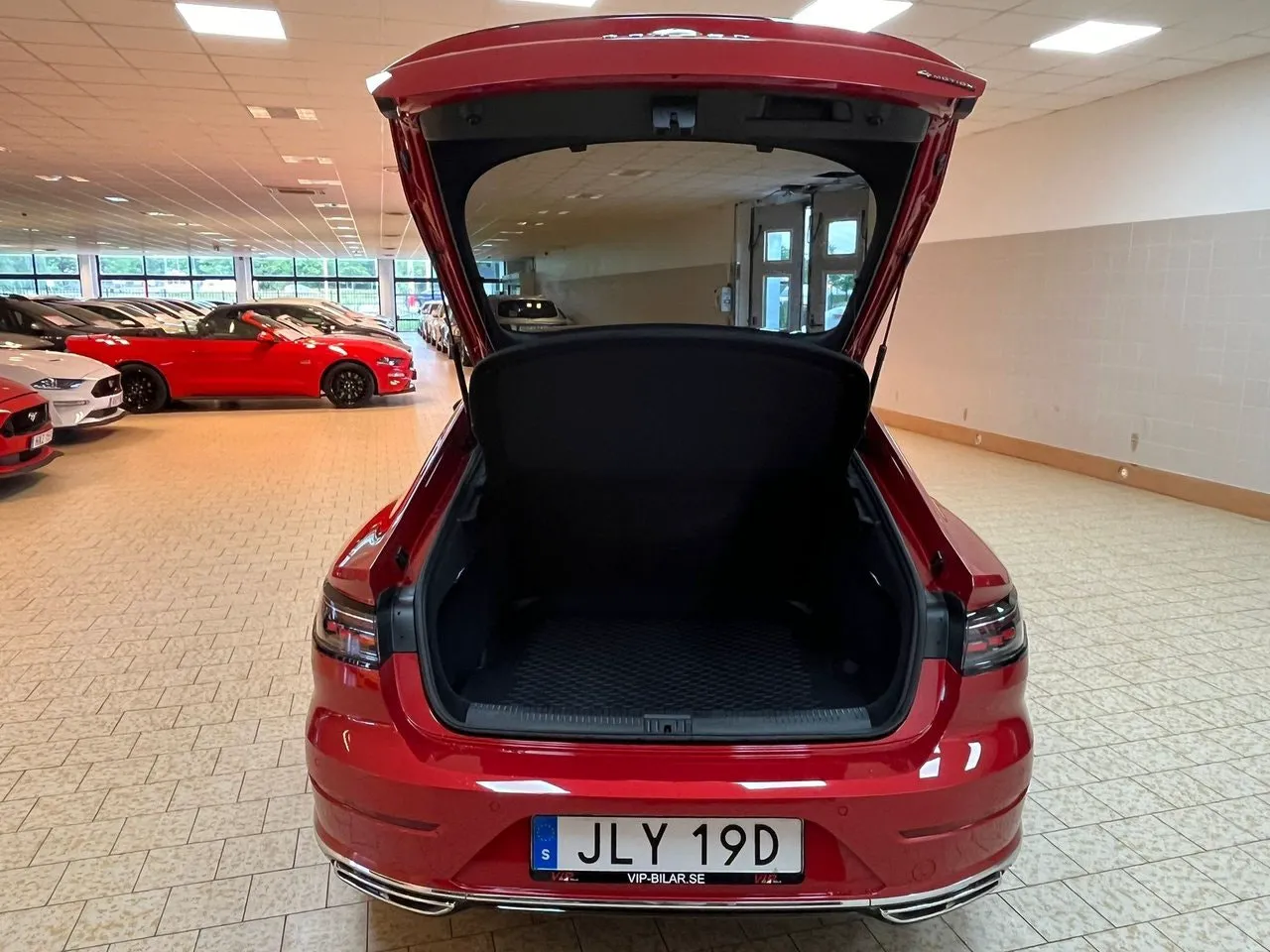Vehicle image 9