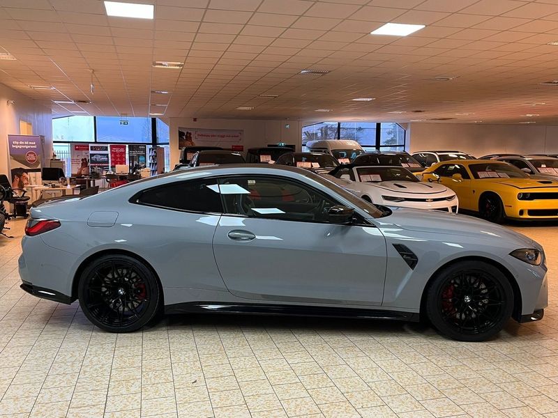 BMW M4 bild 7
