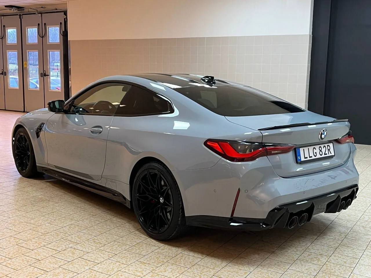 Vehicle image 3
