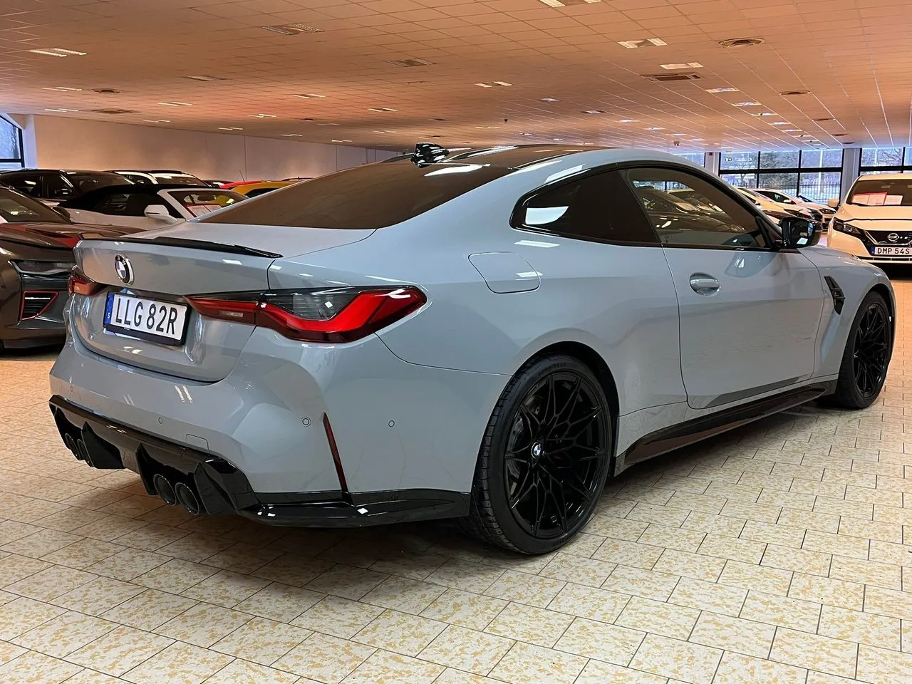Vehicle image 5
