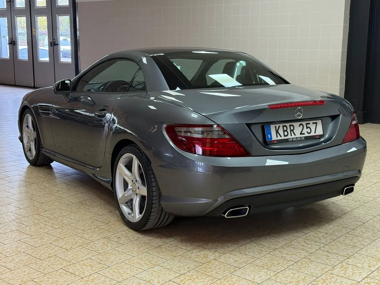 Vehicle image 25