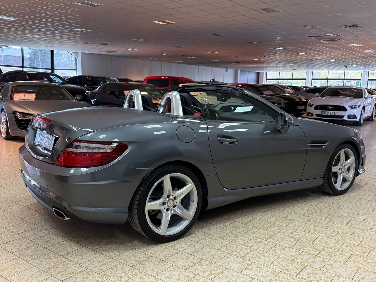Vehicle image 6