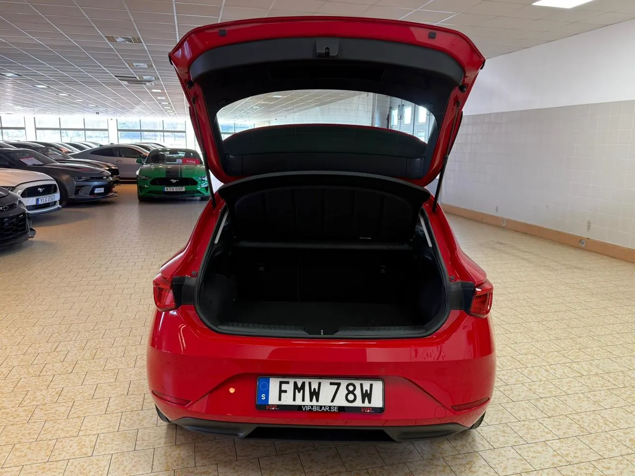 Vehicle image 10
