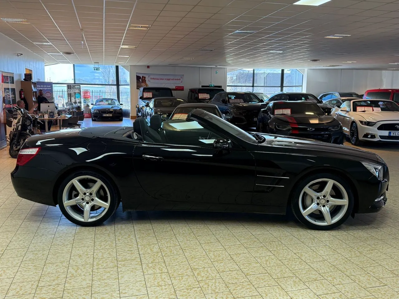 Vehicle image 7