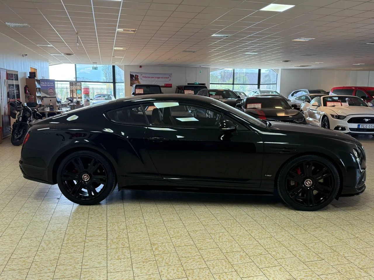 Vehicle image 7