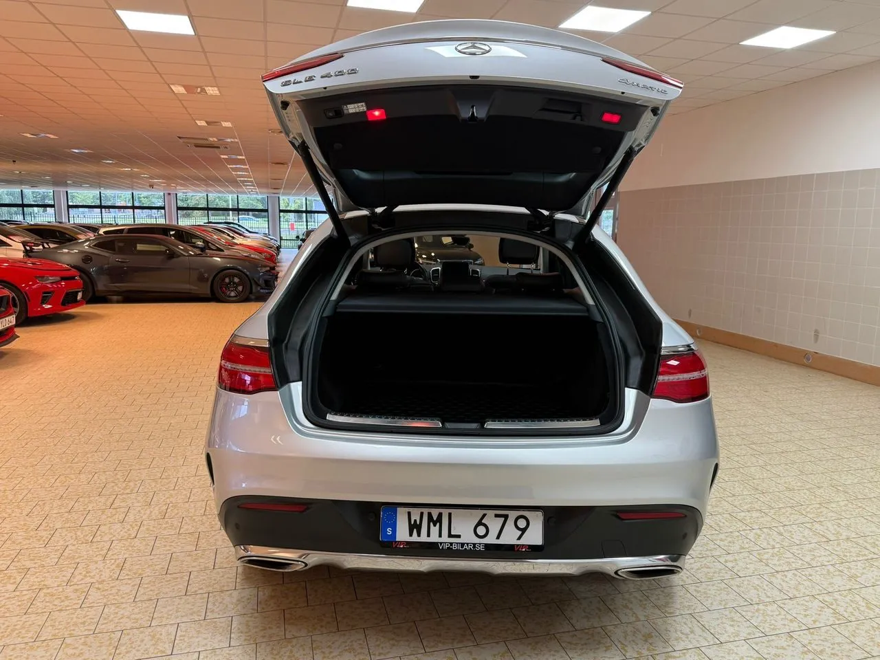 Vehicle image 9