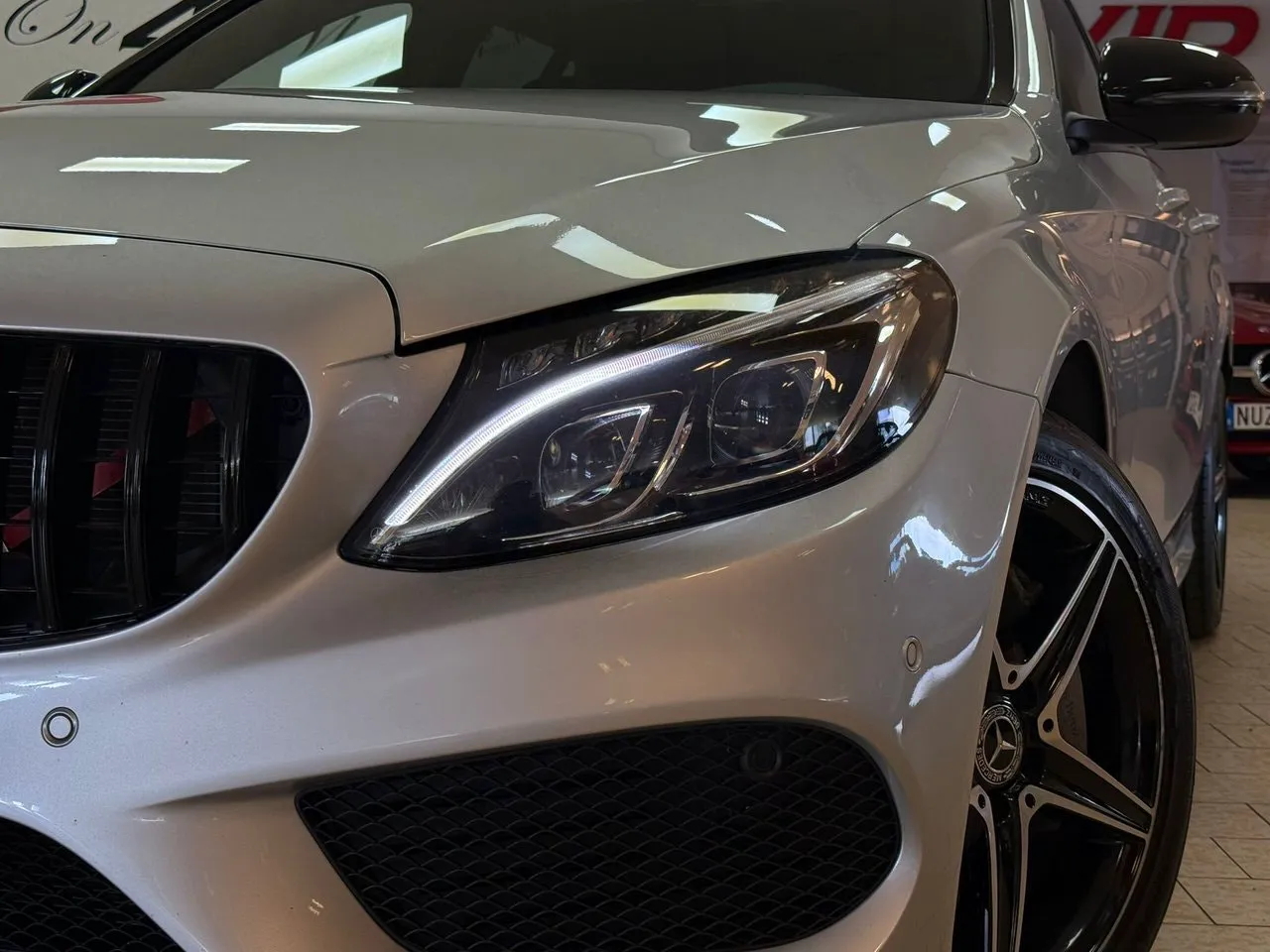 Vehicle image 11