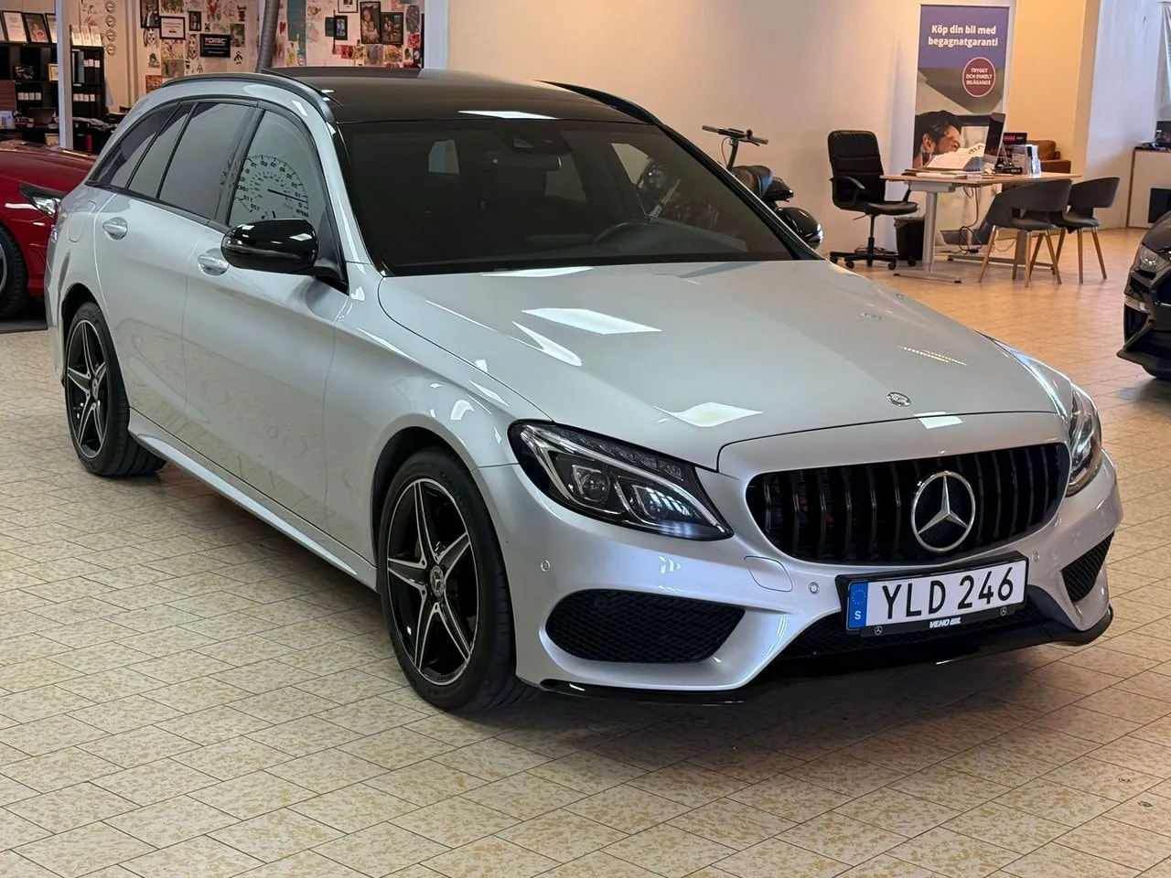 Vehicle image 7