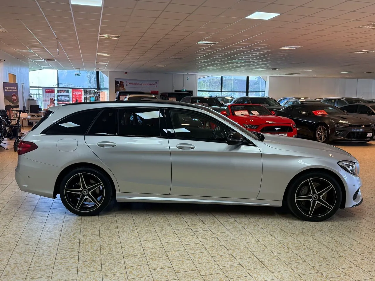 Vehicle image 6