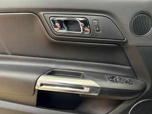 Ford Mustang bild 25