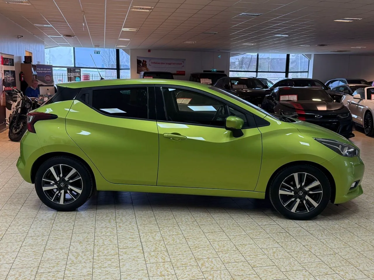 Vehicle image 6