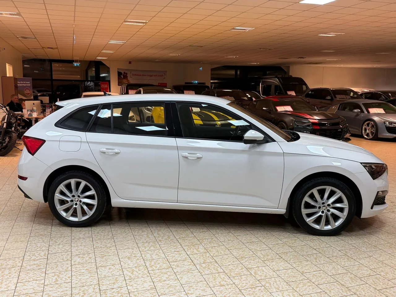 Vehicle image 6