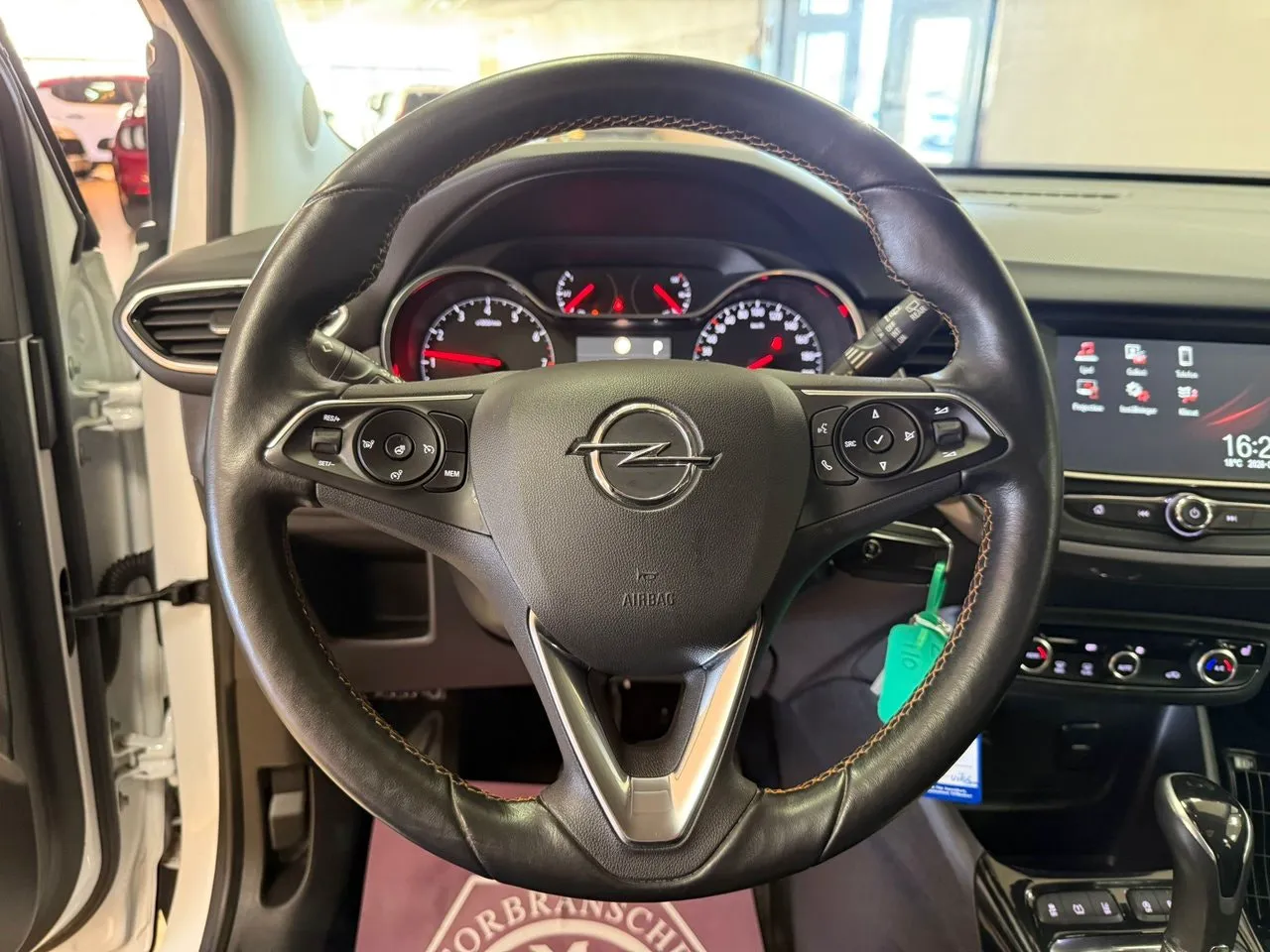 Vehicle image 18